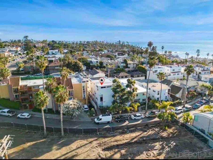 Property building, Neighbourhood, Bird's eye view, Location