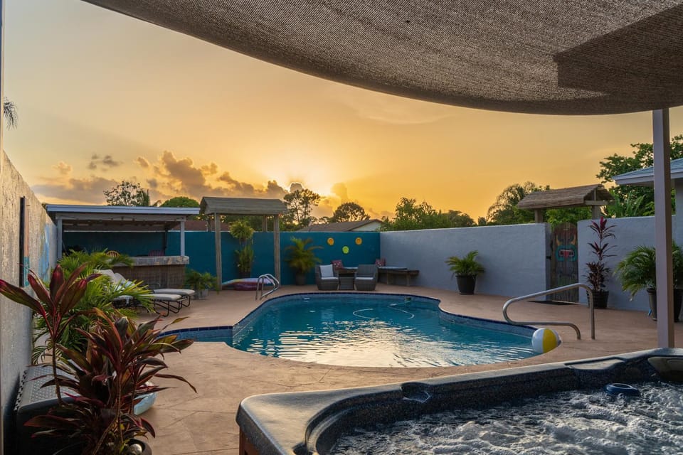 Hot Tub, Balcony/Terrace, Swimming pool, Sunset