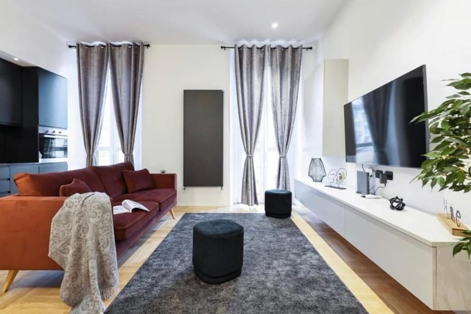 Communal lounge/ TV room, TV and multimedia, Living room, Seating area, Evening entertainment