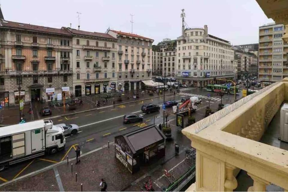 Neighbourhood, City view, Street view, Location