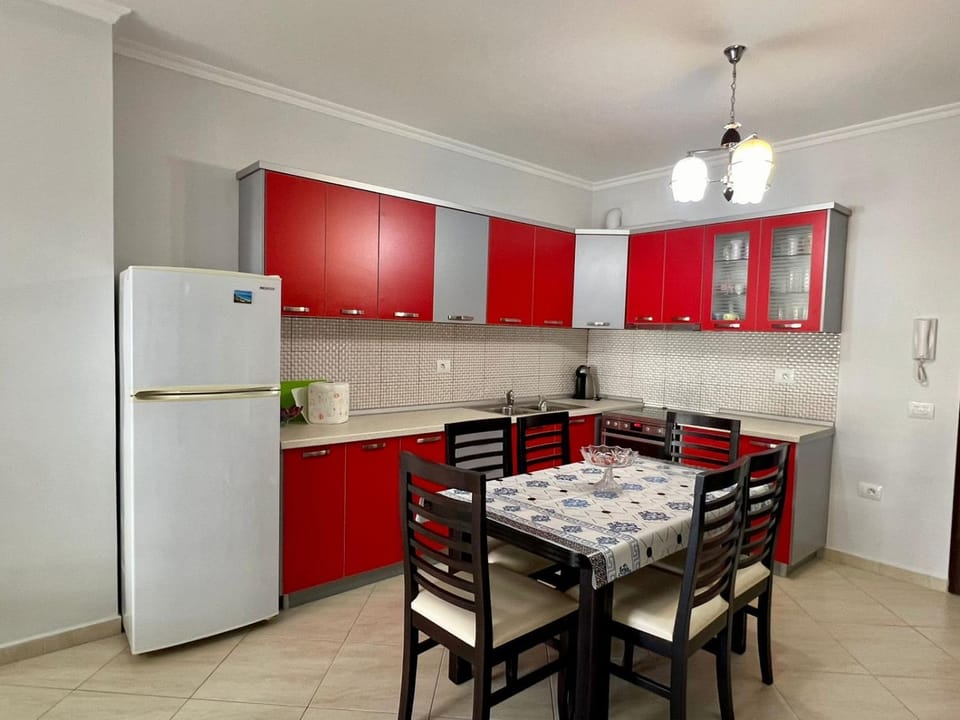 Kitchen or kitchenette, Dining area, pet friendly