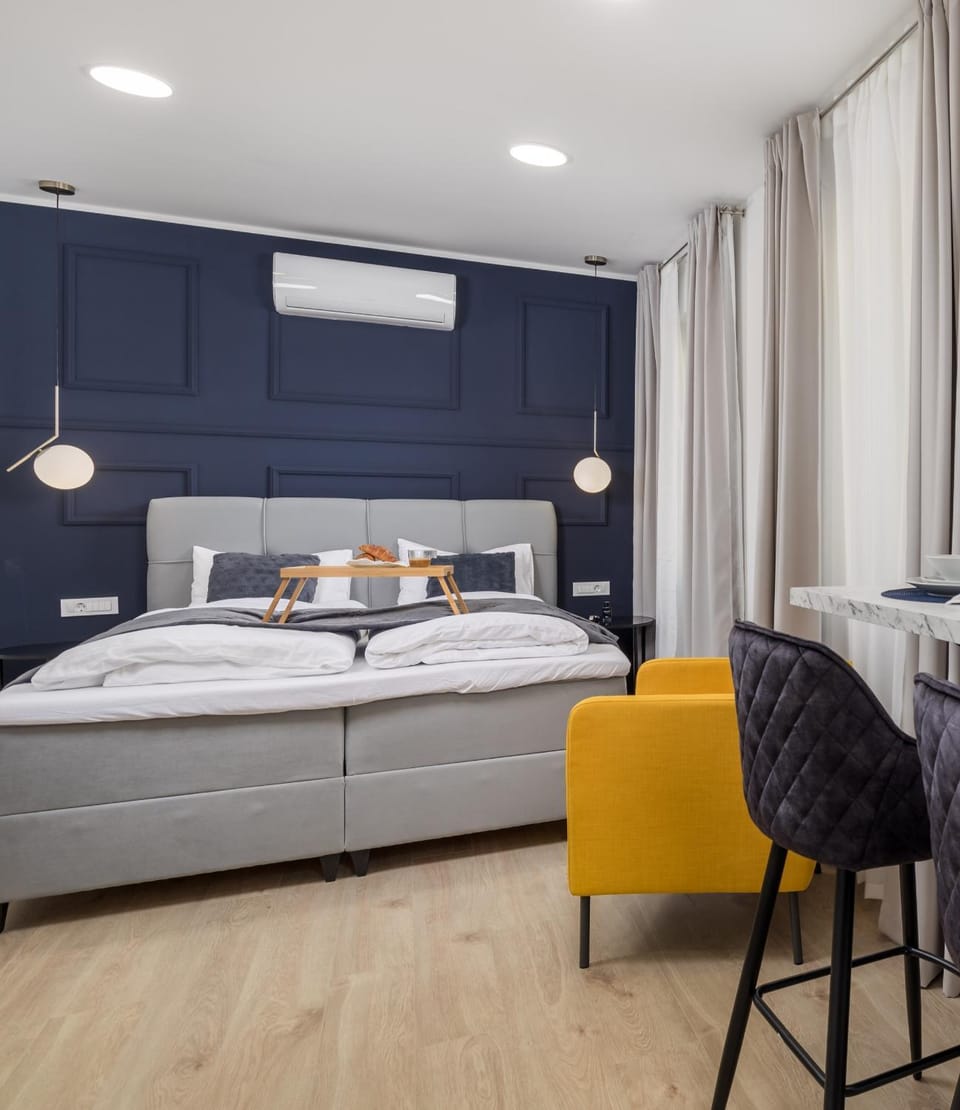 Bed, Bedroom, air conditioner
