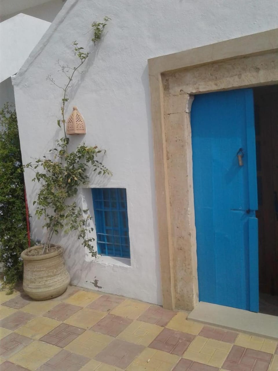 Day, Inner courtyard view