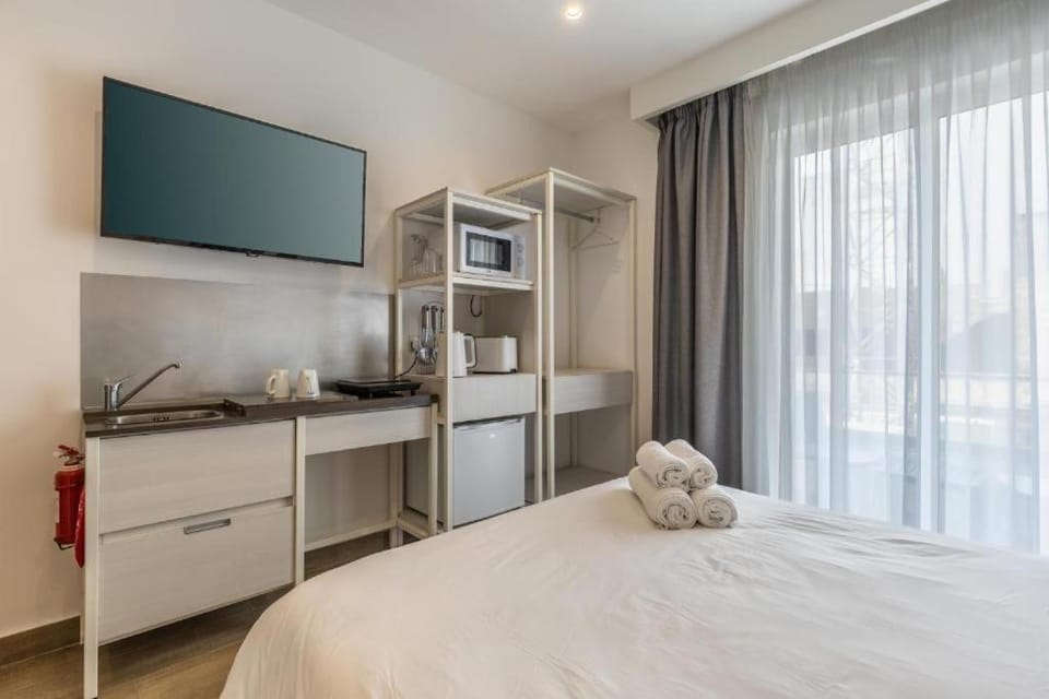 Studio 41 at the vibrant Olo living guesthouse Bed and Breakfast in Saint Julians