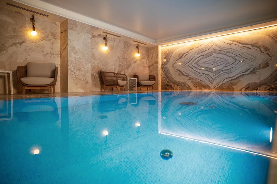 Pool view, Swimming pool