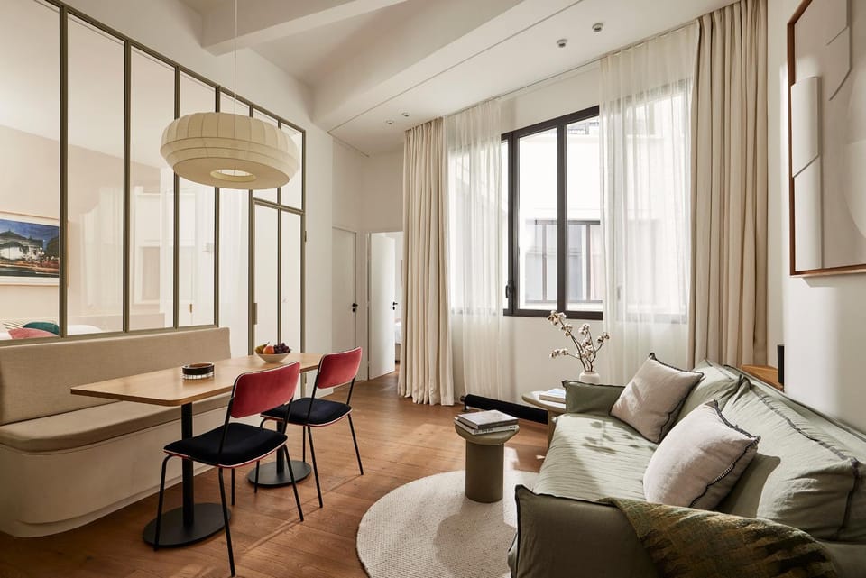 Living room, Seating area
