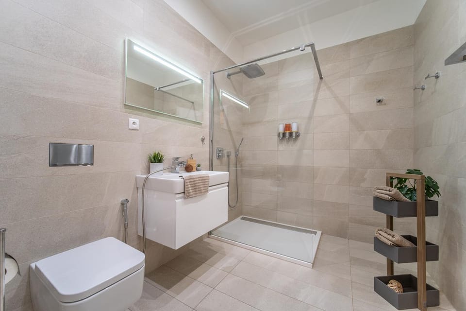 Shower, Toilet, Bathroom