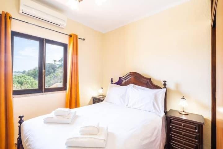 Villa Camila - Ideal location ten-min walk to Albufeira Marina Villa in Guia