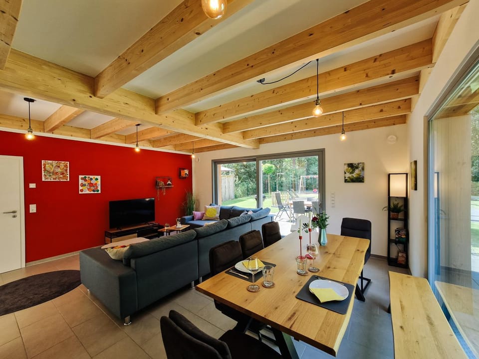 Communal lounge/ TV room, Living room, Dining area