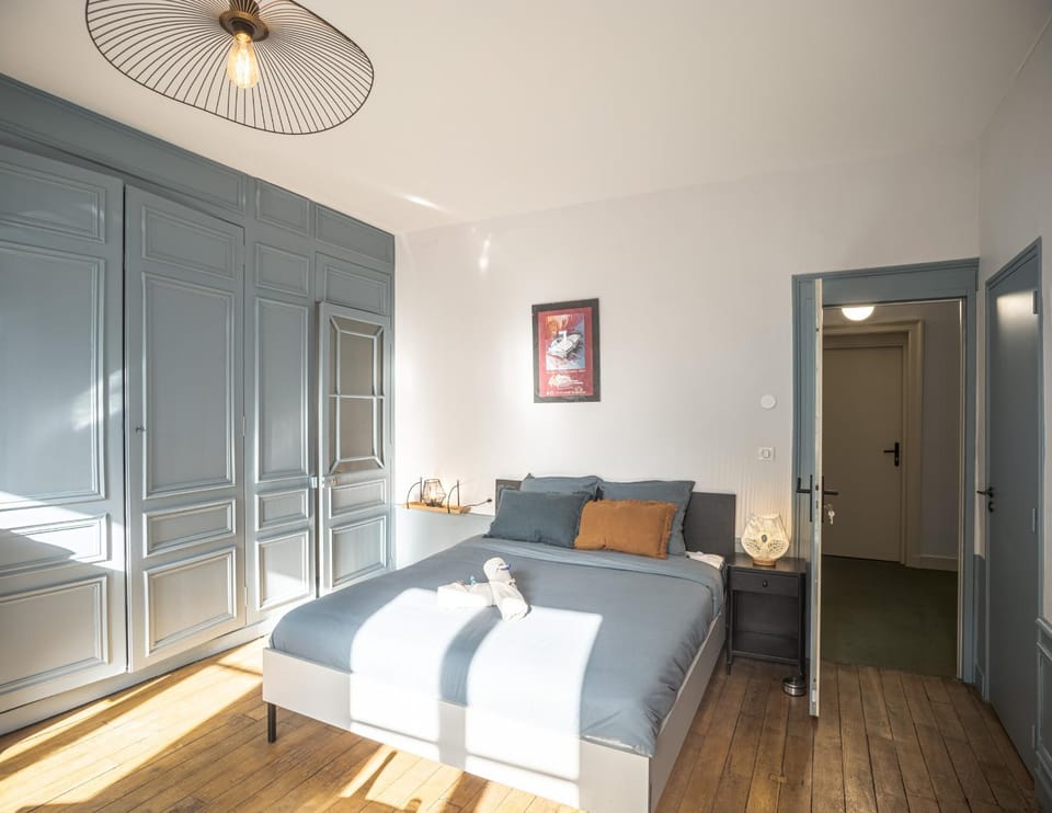 Bed, Bedroom, wardrobe