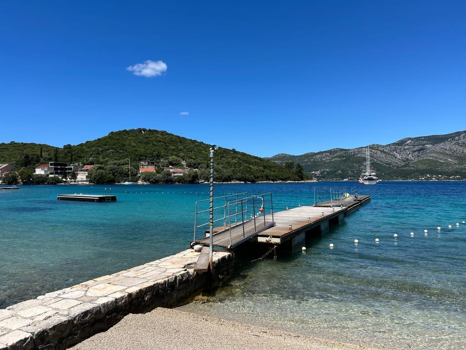 Seafront Kuča Banja Apartment in Dubrovnik-Neretva County