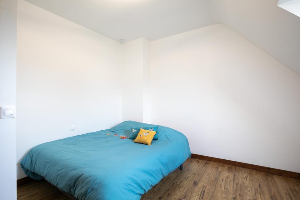 Property building, Living room, Bedroom