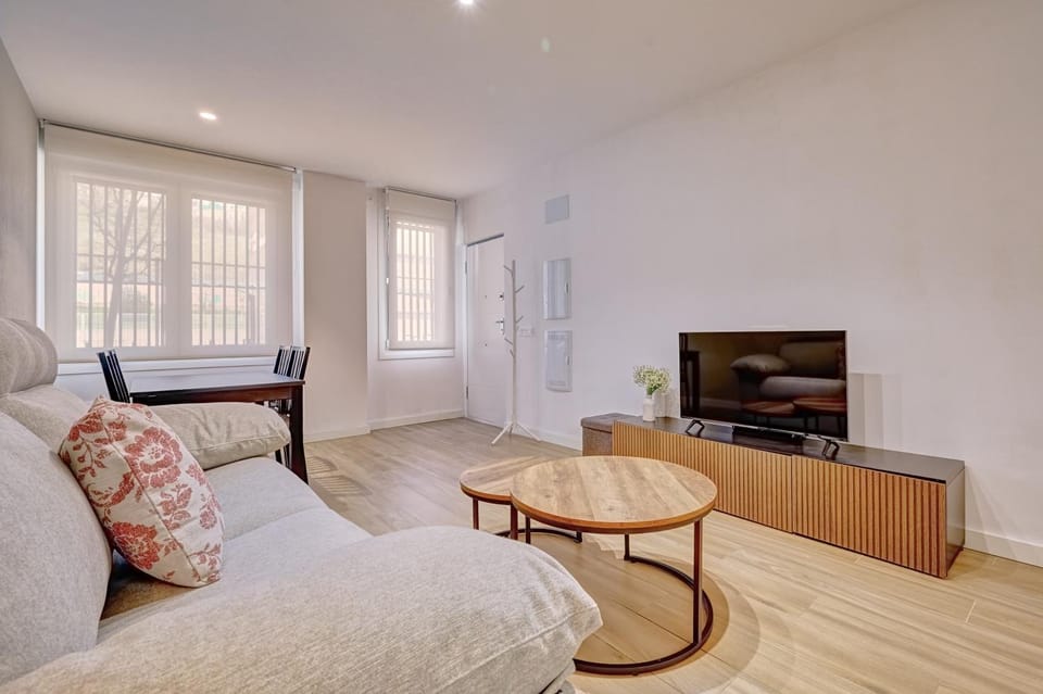 Communal lounge/ TV room, TV and multimedia, Living room