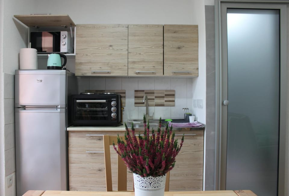 microwave, oven, kitchen