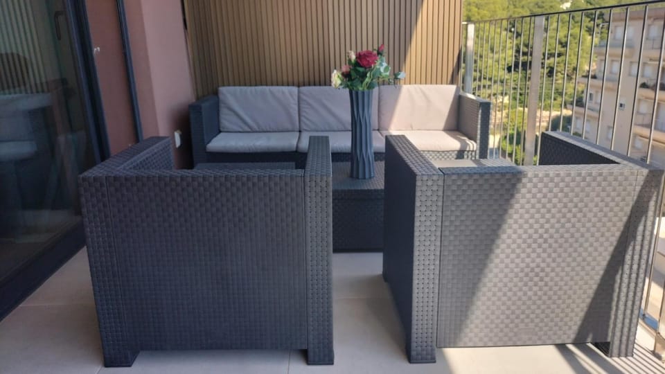 Balcony/Terrace, Breakfast, sunbed