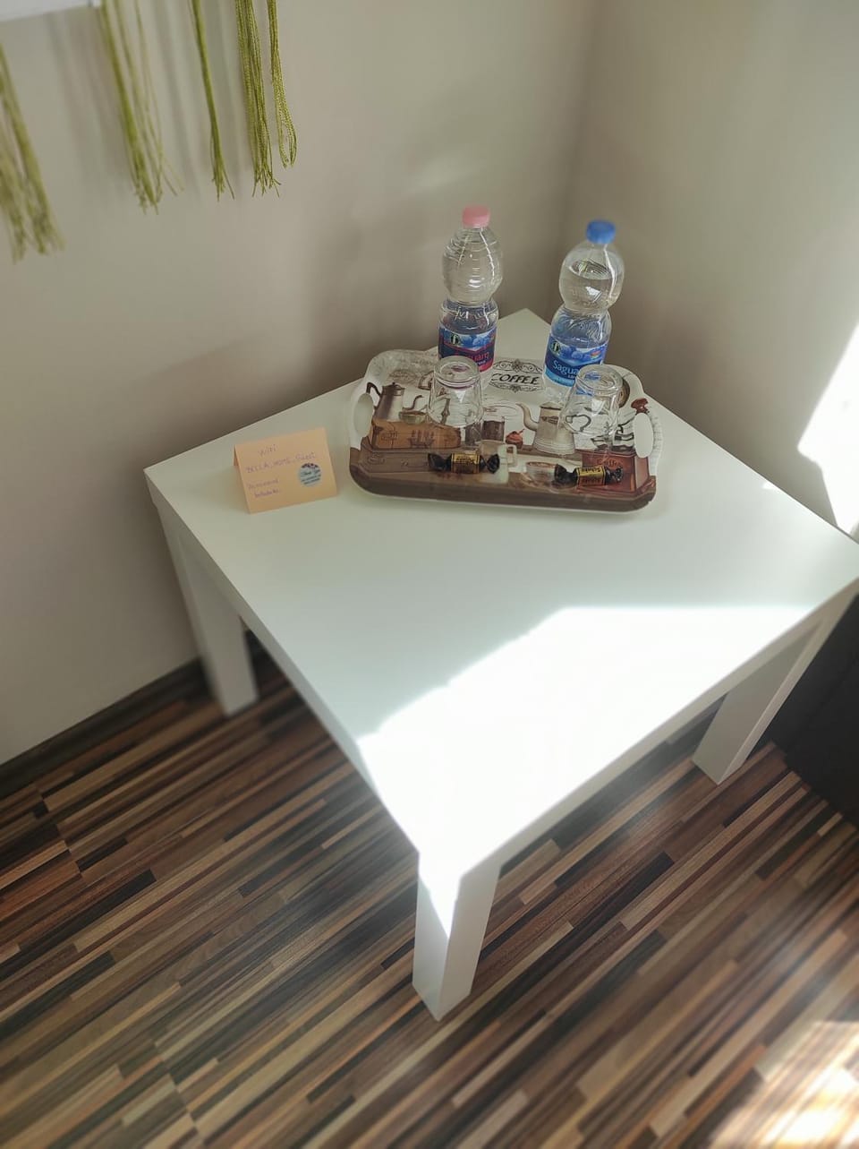 Food and drinks, Photo of the whole room