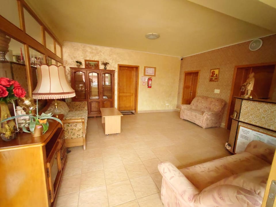 Lobby or reception, Seating area