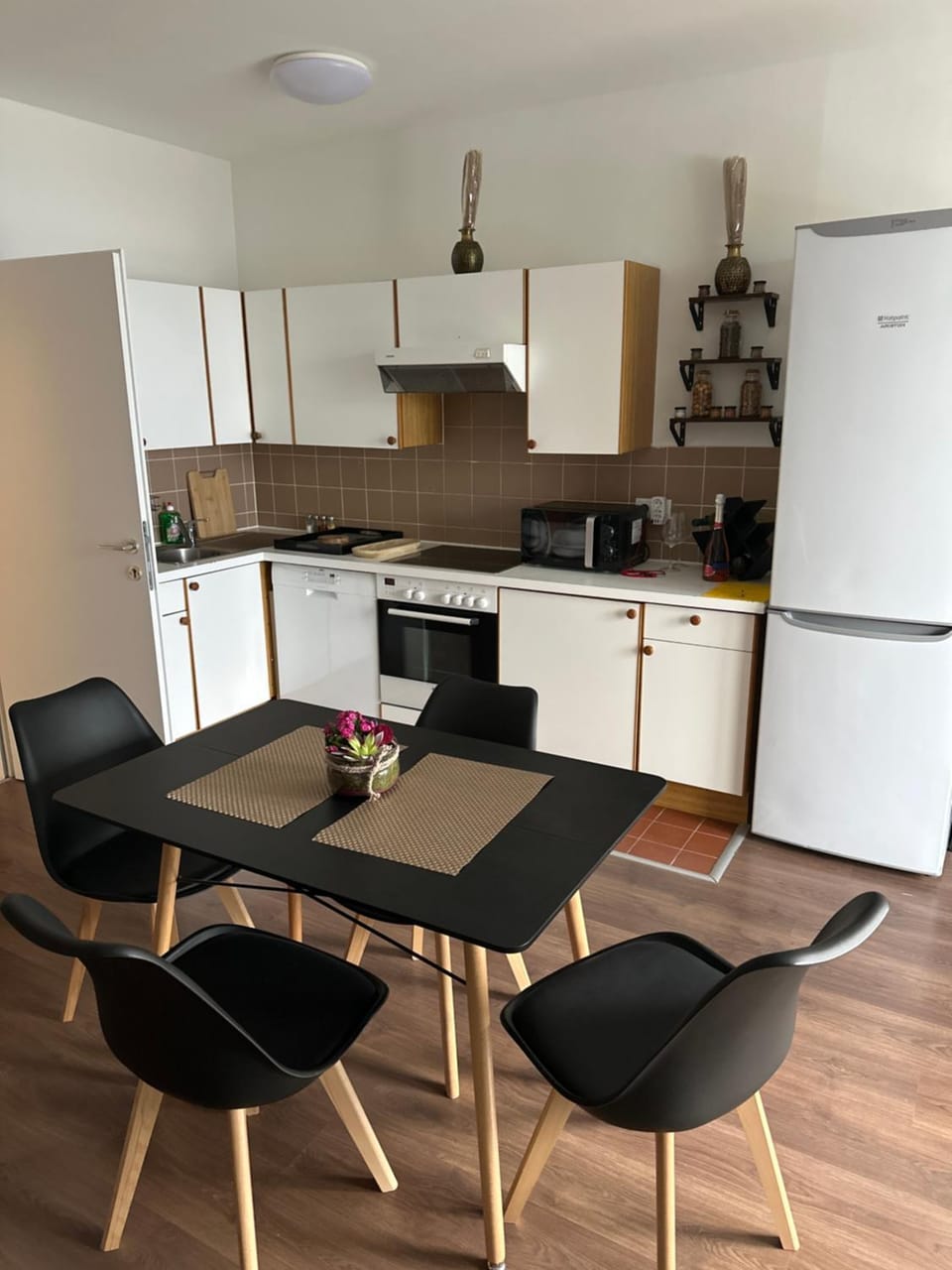 Kitchen or kitchenette, Living room, Seating area, Dining area, dishwasher, minibar, oven, pet friendly, stove