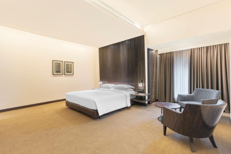 Shower, Toilet, Bed, Hot Tub, Bathroom, View (from property/room), Living room, Other, Bedroom, Food, Street view, Buffet breakfast, Lunch, Dinner, Drinks, hair dryier, minibar, room service, toaster, towels, VIP, wardrobe, wedding