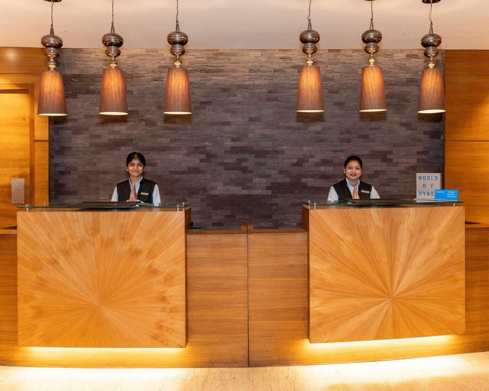 Facade/entrance, Lobby or reception, Business facilities