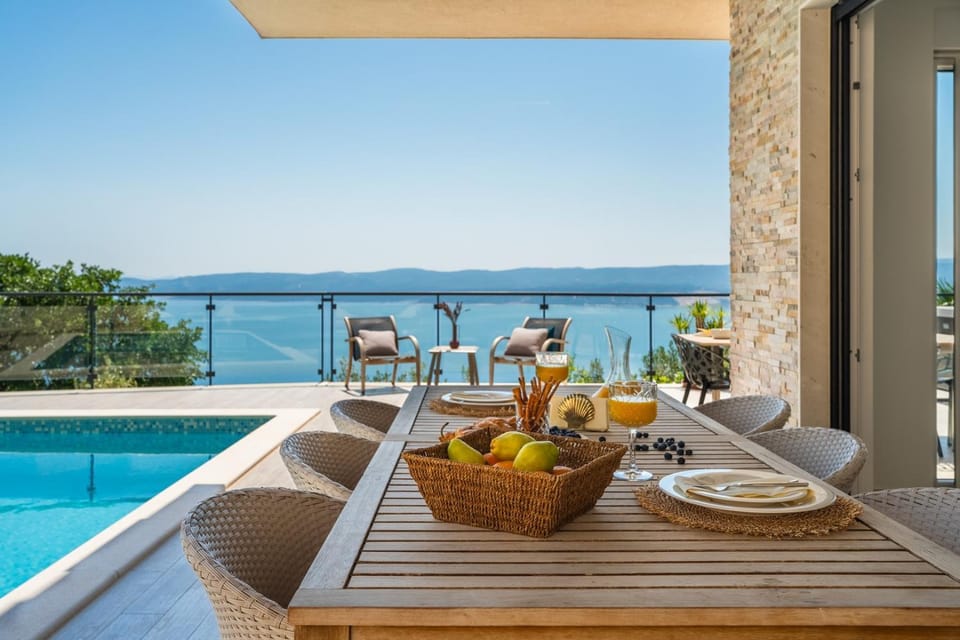 BBQ facilities, Balcony/Terrace, Dining area, air conditioner