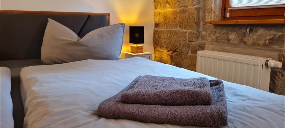 Bed, Photo of the whole room, Bedroom, internet, towels