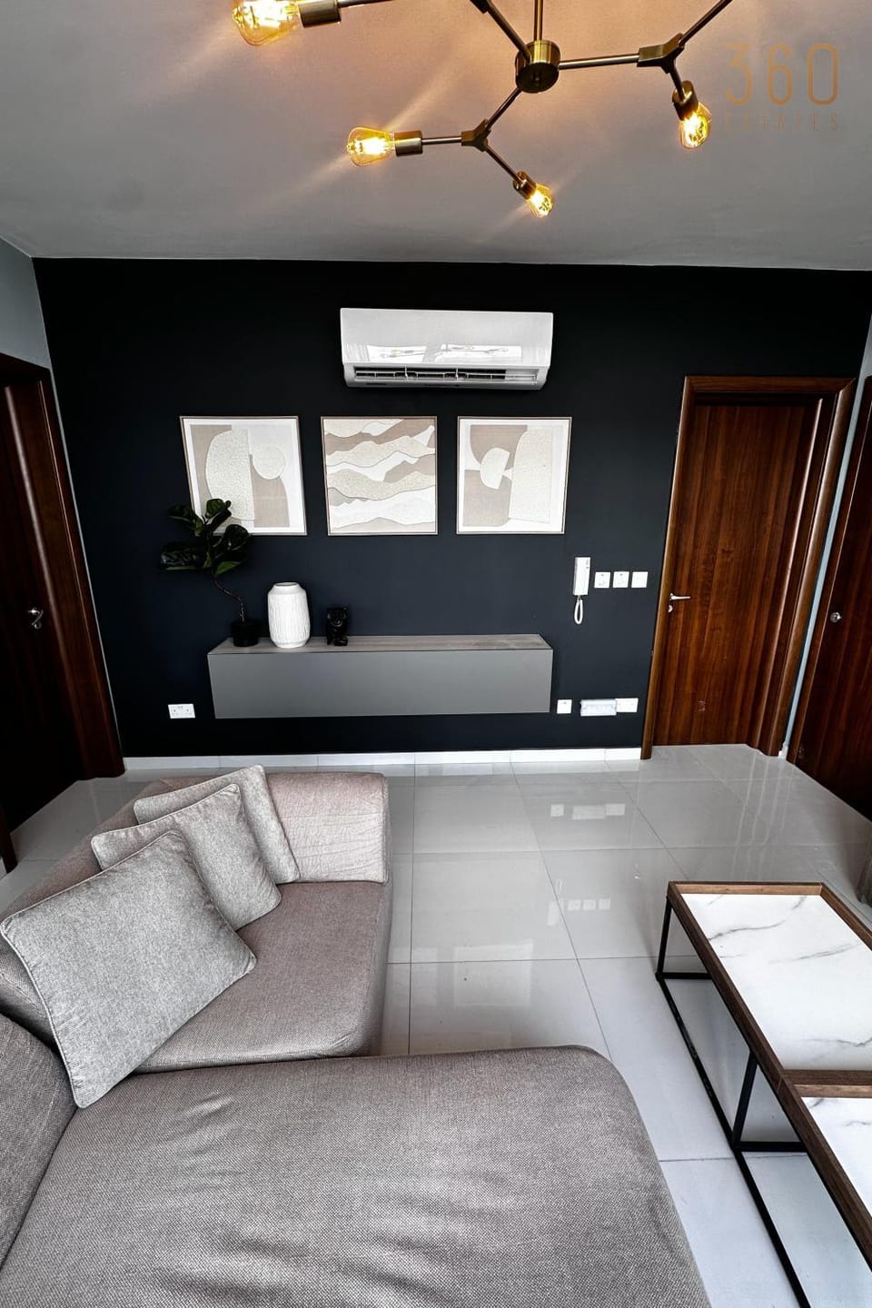 Bed, Living room, Photo of the whole room, Seating area, Bedroom, air conditioner
