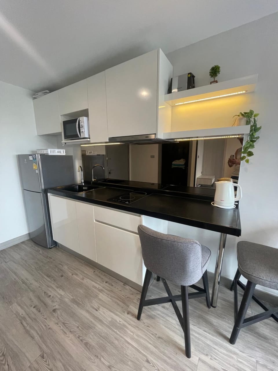 Dining area, kitchen