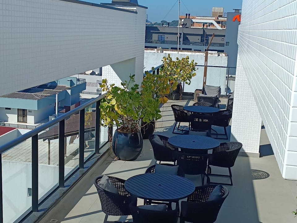 Excepcional dpto,piscina templada ,180 m del mar Apartment in Bombinhas