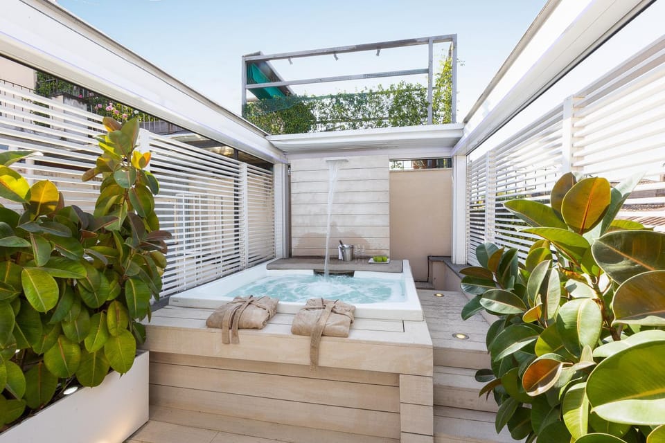 Hot Tub, Hot Tub