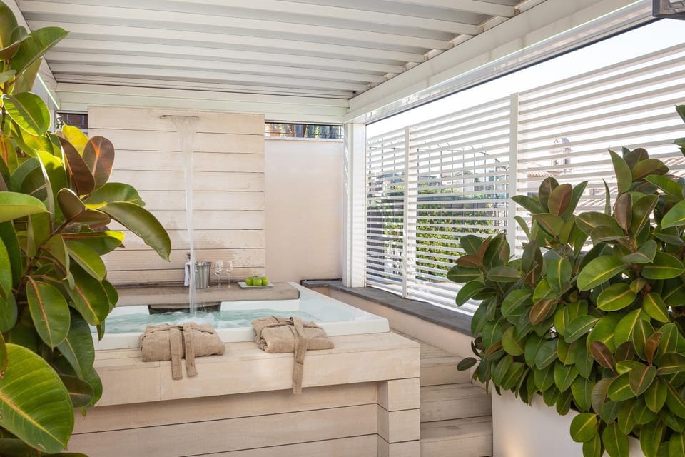 Hot Tub, Hot Tub