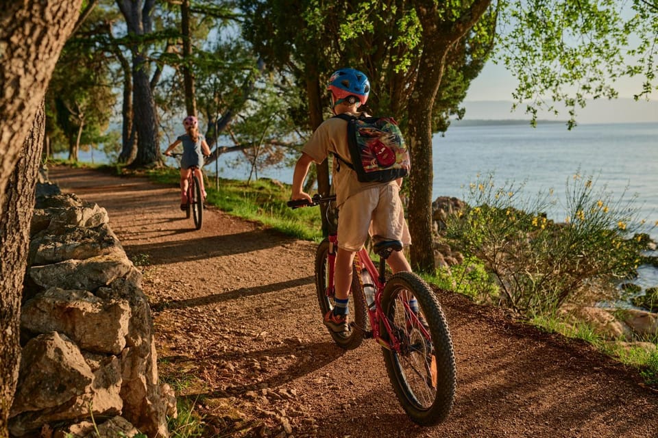 Activities, Beach, Cycling, Area and facilities