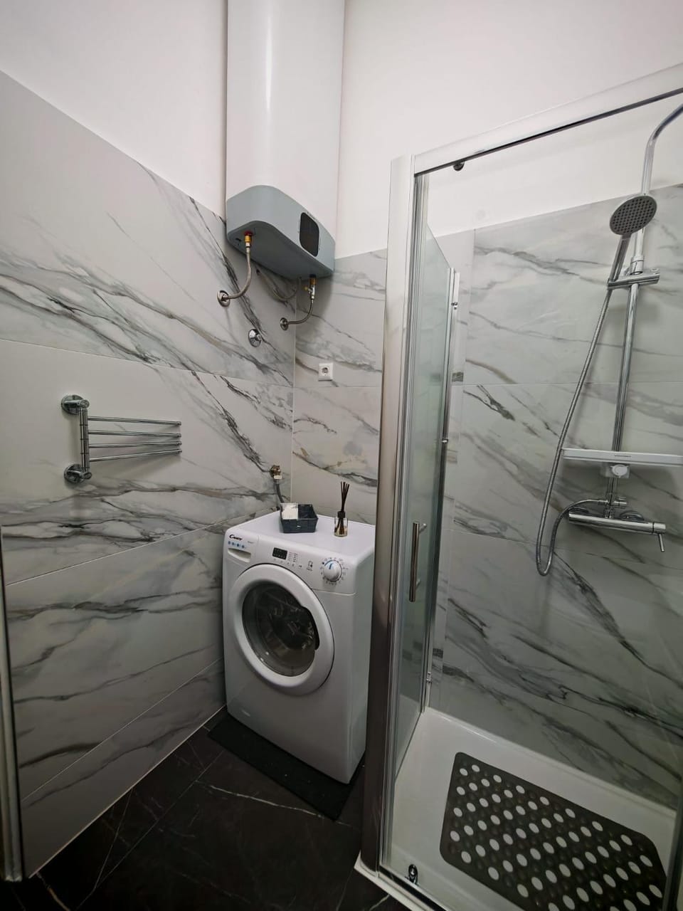 Shower, Bathroom, washing machine