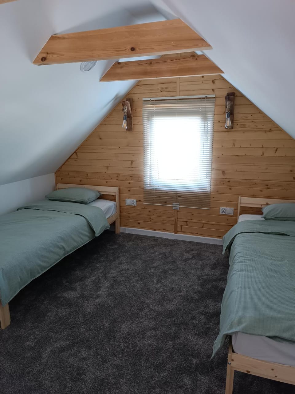 Bed, Photo of the whole room