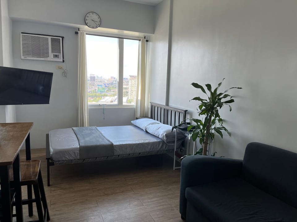 Studio Getaway in Alabang at Anuva Residences Apartment hotel in Paranaque