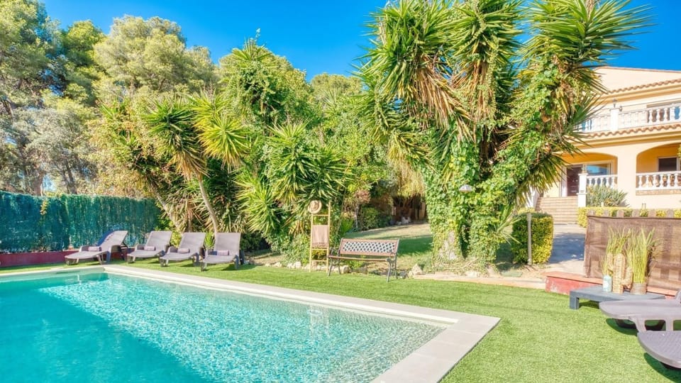 Property building, Living room, Swimming pool