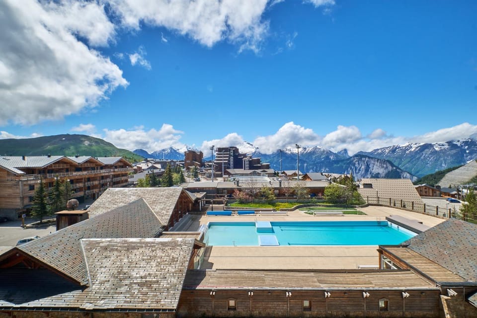 Property building, Swimming pool