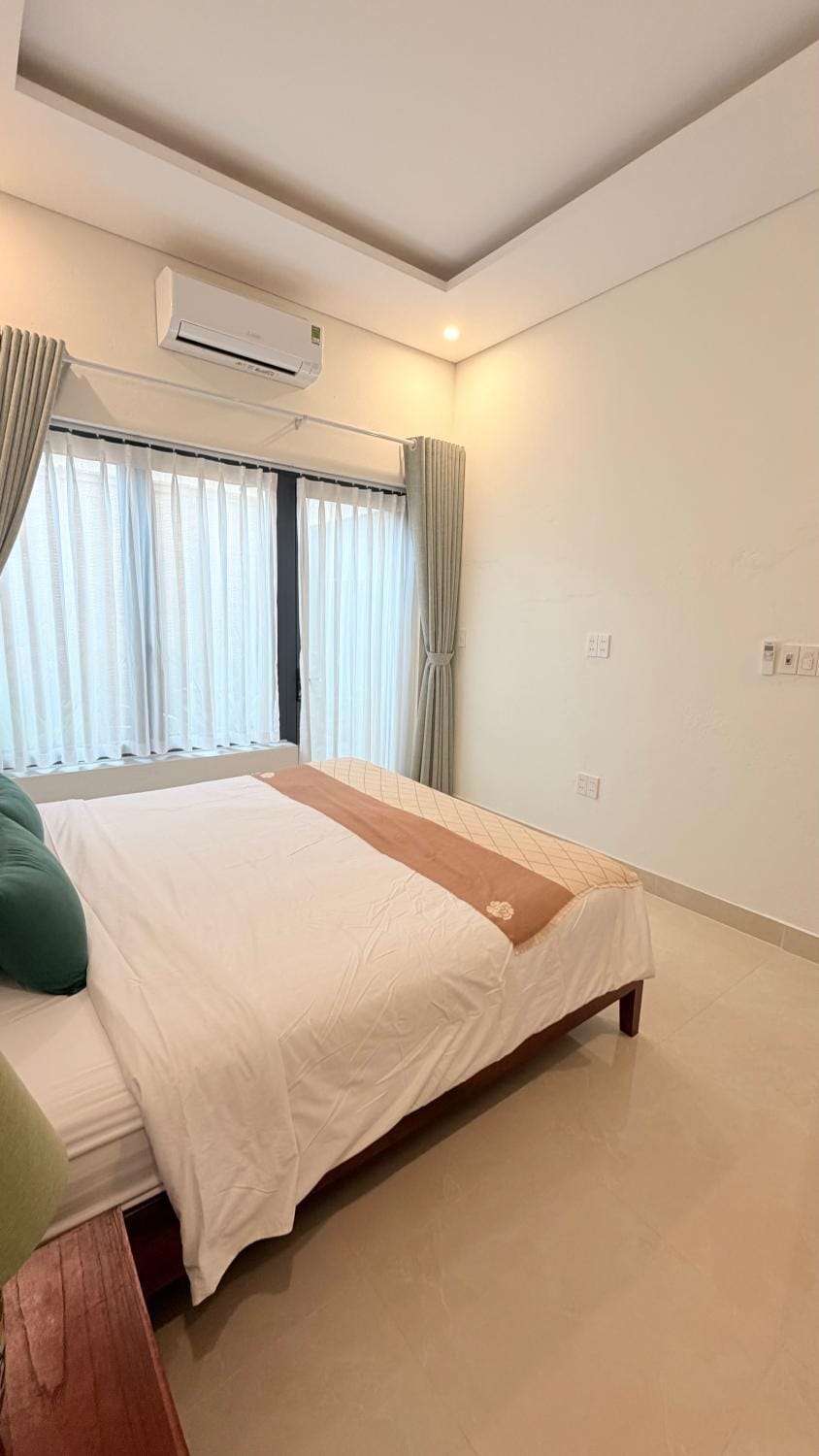 Bed, Bedroom, air conditioner