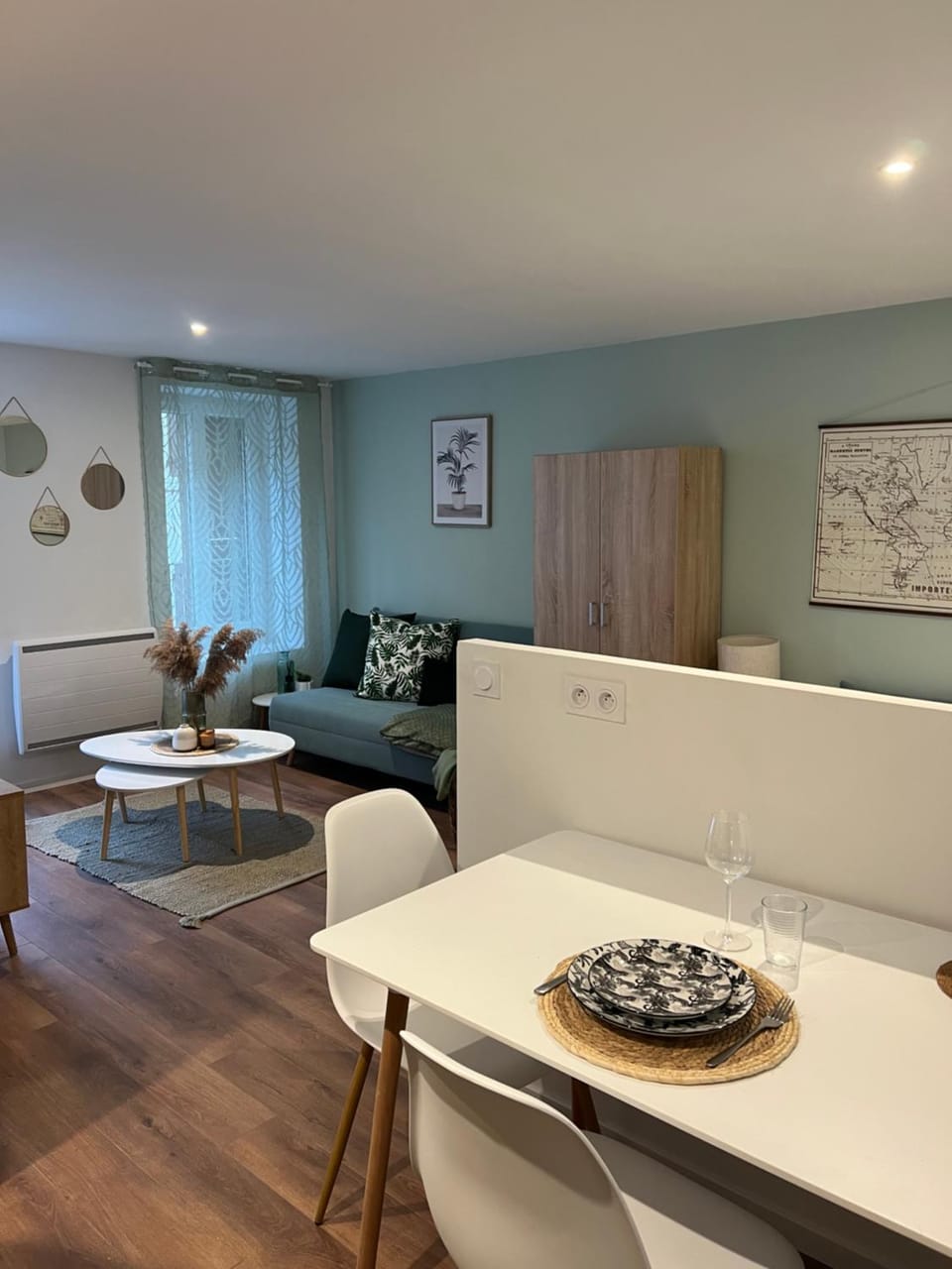 Living room, Dining area