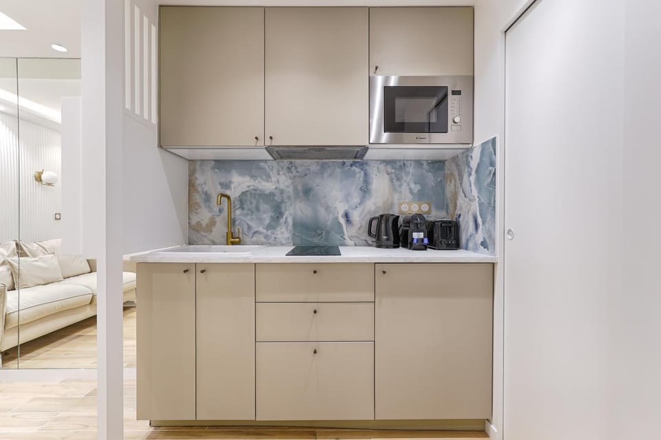 Kitchen or kitchenette