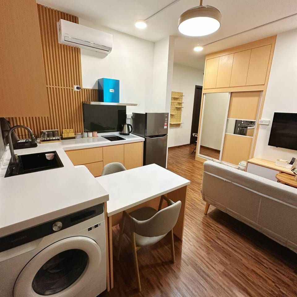 Kitchen or kitchenette, Living room