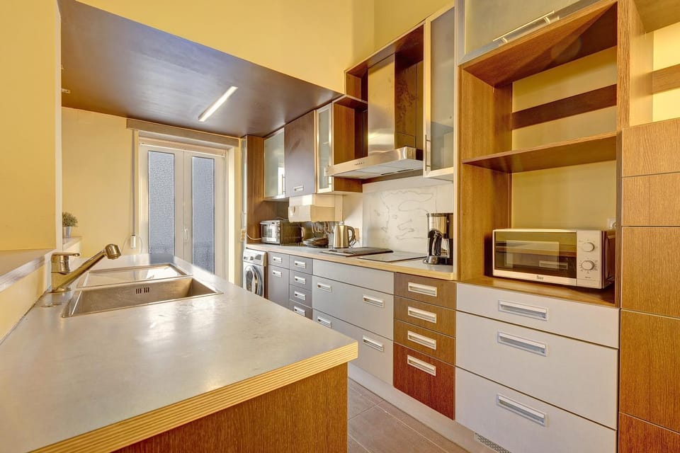 Kitchen or kitchenette, Living room