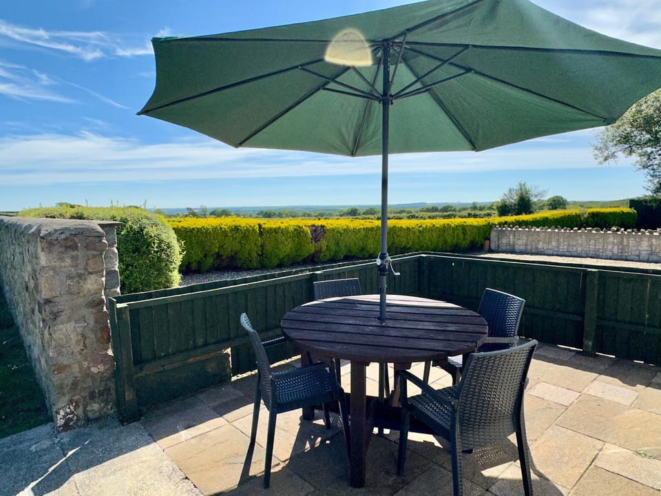 Pheasants Nook Apartment in Martletwy