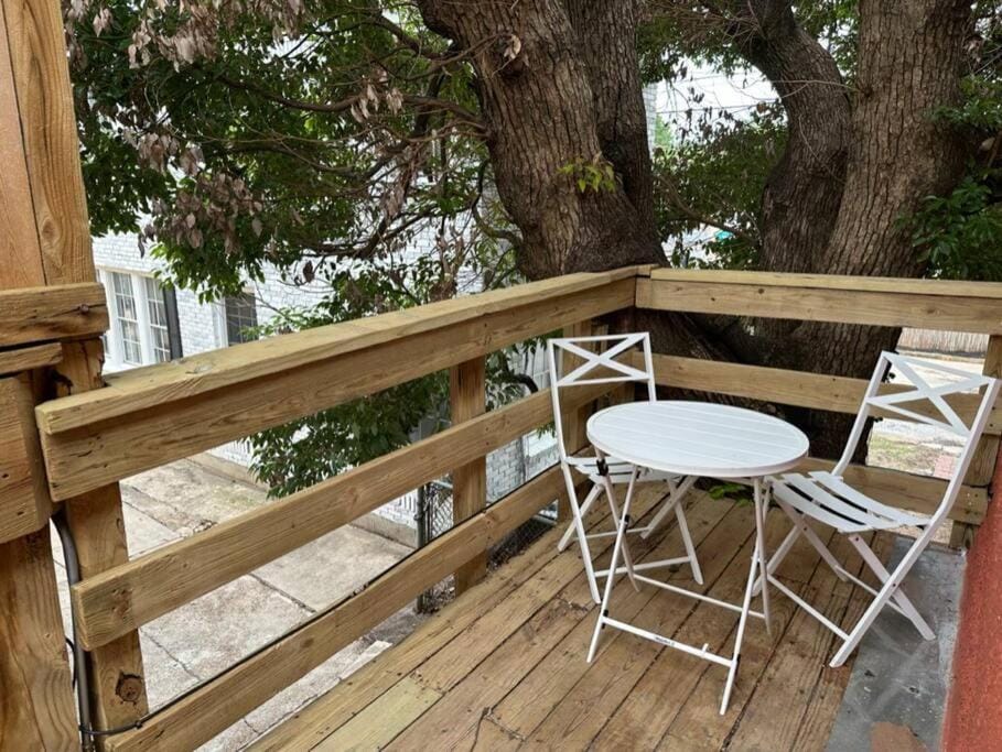 Elegant 1 Bdr Montrose-Bologna@The Italian Plaza Nature lodge in Houston