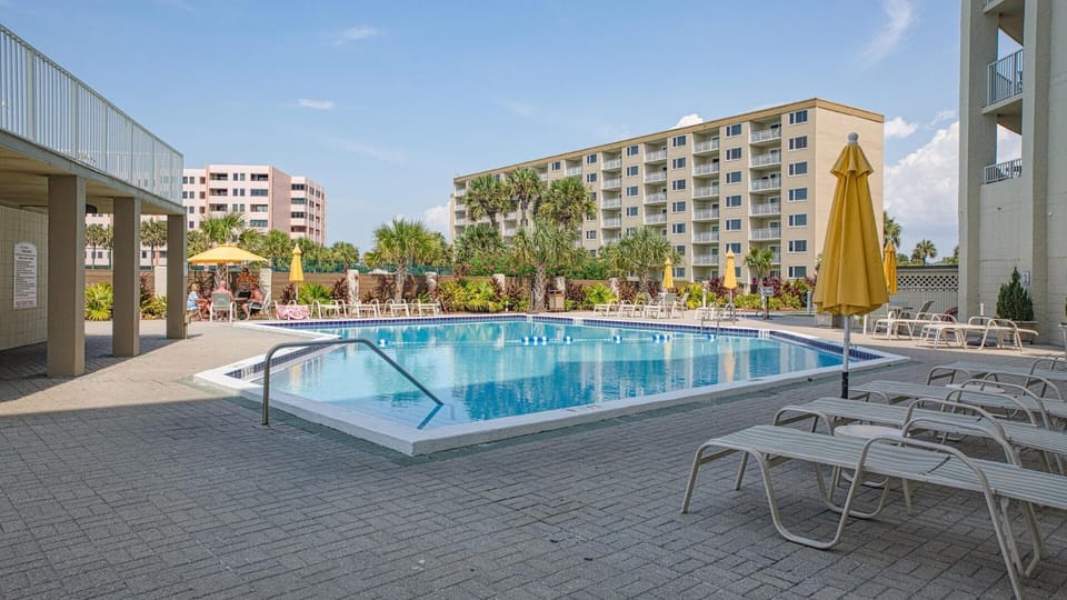 Inlet Reef 607 - Beach Front and Spacious with Free Beach Service House in Destin