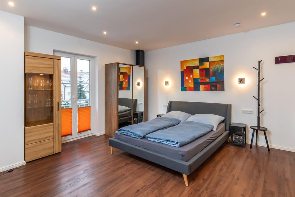 Bed, Living room, Bedroom, wardrobe