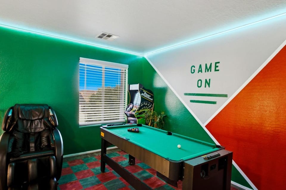 The Tranquil Retreat Heated Pool HotTub Sauna BBQ Villa in Casa Grande