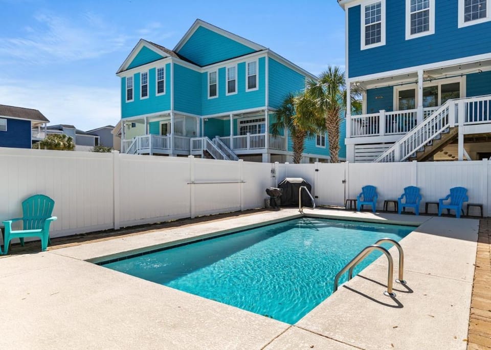 Sea Shells & Cocktails House in Garden City