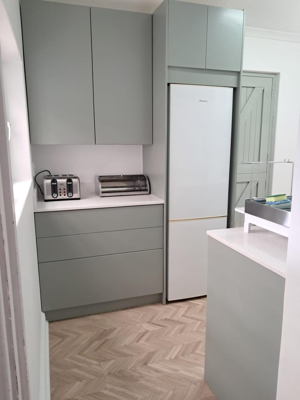 dishwasher, toaster, washing machine, dryer, kitchen
