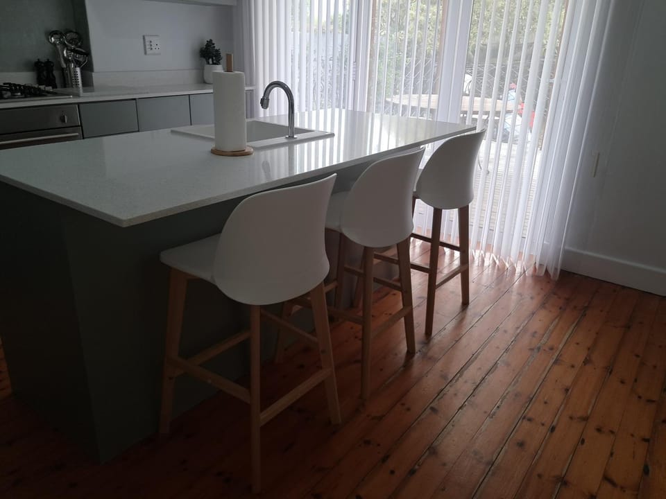 Seating area, kitchen